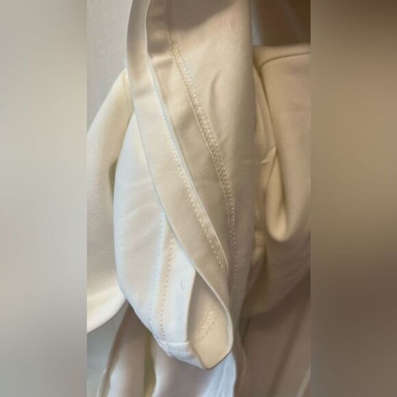 LULUS SIZE SMALL WHITE KEEP EM COMING BACKLESS SKATER DRESS New Mark On Dress - Picture 11 of 11